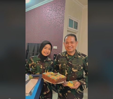 Momen Ajudan Istri Bintang 3 TNI Diberi Kejutan Ultah sama Komandan, Sweet Banget Dikira Putri Sang Jenderal