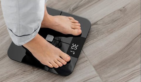 Apakah dengan rasanya yang manis, semangka bisa membantu meningkatkan gula darah? Begini penjelasannya.