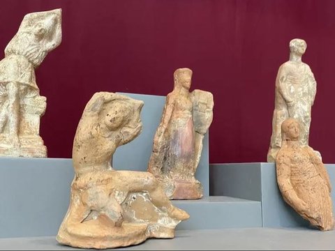Arkeolog Temukan Kuburan Anak-Anak Berusia 2.700 Tahun, Isinya Patung Dewi yang Sedang Menari