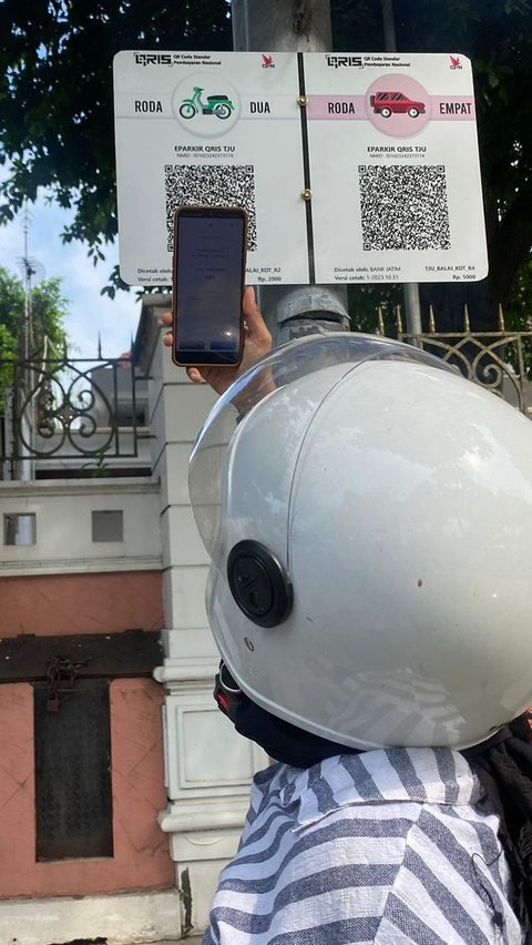 Bayar Parkir Di Surabaya Pakai Qris Diprotes