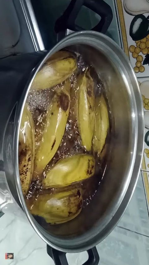 Pisan kepok rebus dapat dimasak dengan mudah dan tetap cerah