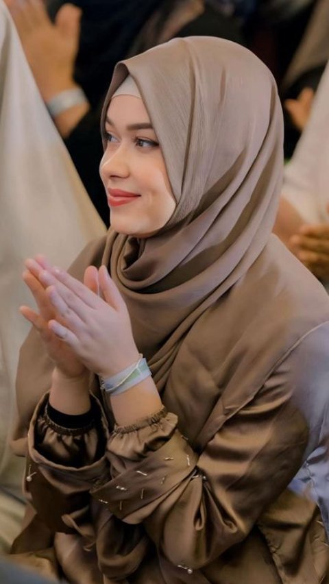 More Diligent in Attending Studies, Rebecca Klopper's Appearance When Wearing Hijab is Astonishing