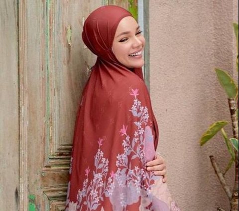 Dewi Sandra Dapat Kecaman Salah Alamat dari Netizen usai Akun Instagramnya Dikira Milik Sandra Dewi, Tulis Pesan Bijak