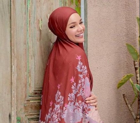 Dewi Sandra Dapat Kecaman Salah Alamat dari Netizen usai Akun Instagramnya Dikira Milik Sandra Dewi, Tulis Pesan Bijak