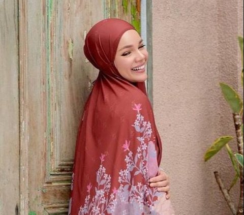 Dewi Sandra Dapat Kecaman Salah Alamat dari Netizen usai Akun Instagramnya Dikira Milik Sandra Dewi, Tulis Pesan Bijak