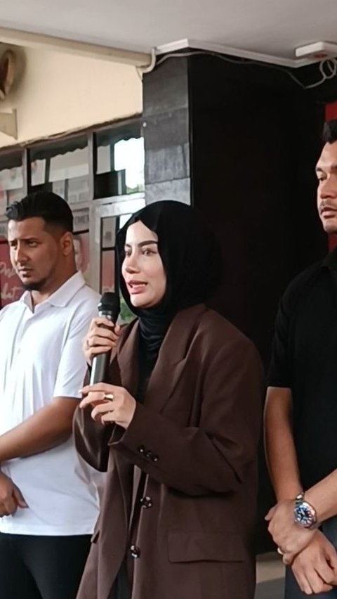 Tangis Aghnia Punjabi Pecah, Tak Bisa Maafkan Baby Sitter Penganiaya Anaknya