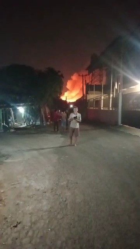 <br>Gudang Peluru Yon Armed Meledak saat Berbuka Puasa, 40 KK Warga Cikiwul Bekasi Mengungsi