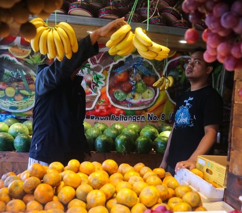 Kisah Bos Buah Pasar Minggu: Berawal Jualan di Tampah hingga Punya 2 Kios Beromzet Ratusan Juta