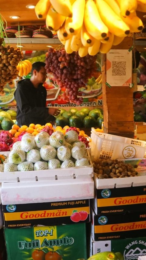 Kisah Bos Buah Pasar Minggu: Berawal Jualan di Tampah hingga Punya 2 Kios Beromzet Ratusan Juta