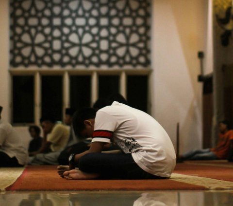 Urutan Sholat Lailatul Qadar, Lengkap Beserta Bacaan Dzikir dan Waktu Pelaksanaannya