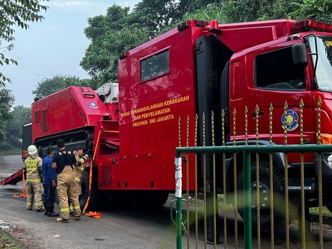 FOTO: Penampakan Mobil Robot yang Dikerahkan untuk Membantu Proses Pemadaman Gudang Amunisi TNI AD