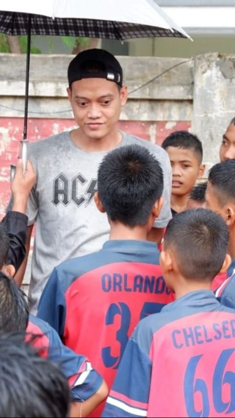 10 Daily Photos of Kurnia Meiga, Former Mainstay Goalkeeper of the Indonesian National Team, Now Suffering from Serious Illness and Selling Emping