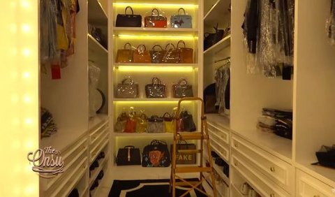 Walk in closet