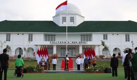 Politeknik Pertahanan Aloysius Benedictus Mboi menjadi kampus pertama yang ada di Kabupaten Belu.