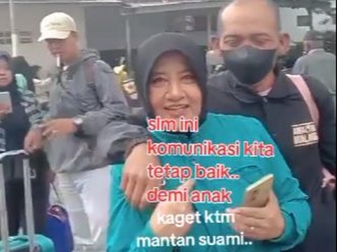 Momen Ibu Dikerjain Anaknya Ketemu Mantan Suami, Langsung Auto Mewek & Mesra di Stasiun Kereta