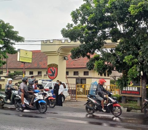 Foto-Foto Kondisi Kantor Subdensi Pom Detasemen I Polda Jatim Usai Terjadi Ledakan