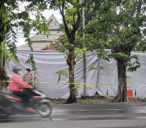 Foto-Foto Kondisi Kantor Subdensi Pom Detasemen I Polda Jatim Usai Terjadi Ledakan