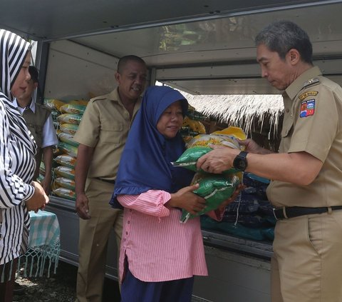 FOTO: Harga Beras Mulai Turun di Tengah Bulog Gencar Gelar Operasi Pasar di Bogor