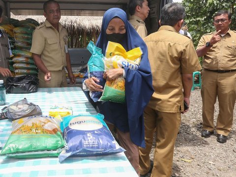 FOTO: Harga Beras Mulai Turun di Tengah Bulog Gencar Gelar Operasi Pasar di Bogor