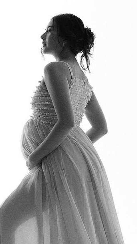 Latest Maternity Shoot Portrait of Jessica Mila, Wearing Transparent Gown