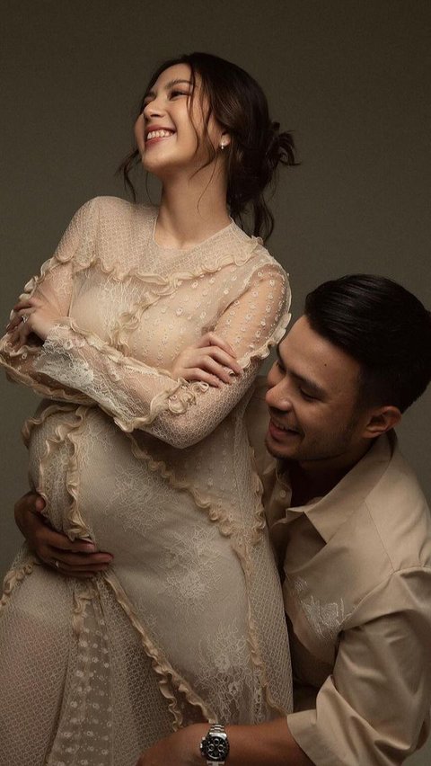 Portrait of Jessica Mila's Latest Maternity Shoot, Wearing a Transparent Dress