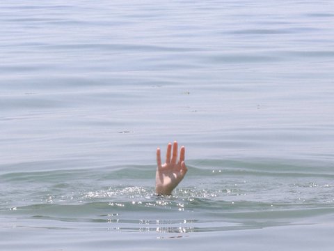 Belasan Remaja Lompat ke Sungai di Brebes Hindari Tawuran, Tiga Orang Diduga Tenggelam Terbawa Arus