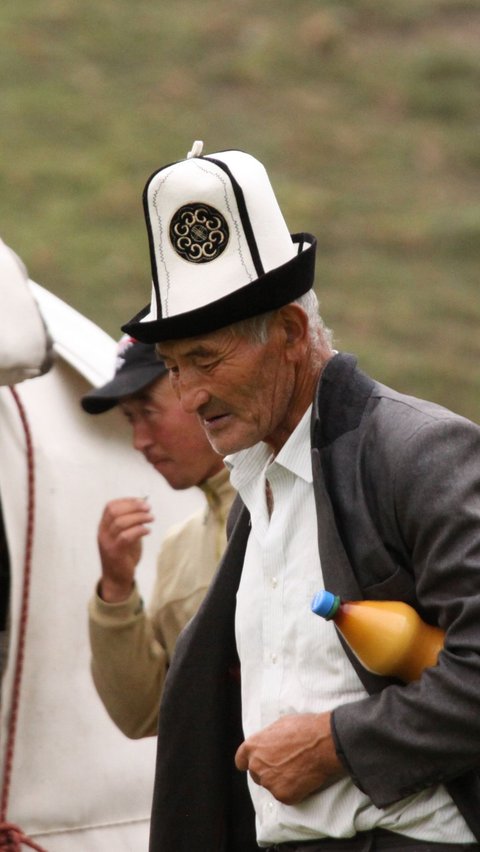 5 Maret Hari Topi Nasional di Kyrgyzstan, Topi Tradisional Bermakna Sakral