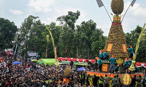 FOTO: Melihat Festival Kenduren Wonosalam 2024 di Jombang yang Bisa Bikin Penggemar Buah Durian Mengiler!