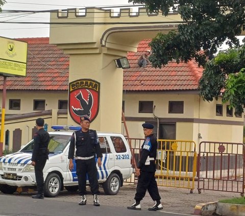 Meledaknya gudang penyimpanan bahan peledak di Markas Detasemen Gegana Satbrimob Polda Jatim ternyata memiliki cerita dari sisi lain.