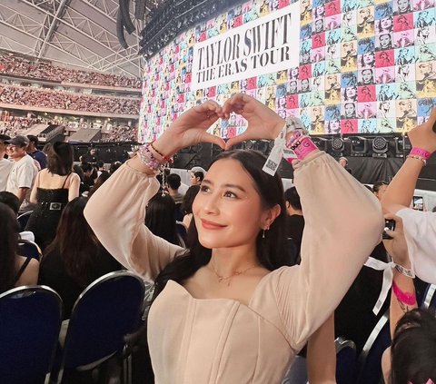 10 Beautiful Indonesian Artists Watch Taylor Swift Concert in Singapore, Iis Dahlia Looks Stunning Like a Teenager