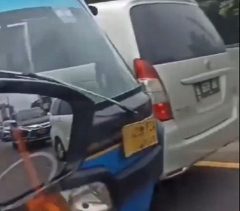 Terobos Jalan Tol hingga Lawan Arah, Aksi Sopir Bajaj Ini Jadi Sorotan