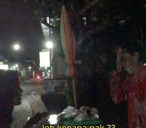 Viral Momen Haru Penjual Cilok Nangis Kejer Diberi Pembeli Uang Lebih, Tiap Hari Jualan sampai Tengah Malam