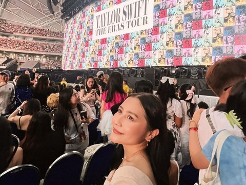 Momen Prilly Latuconsina Menangis Haru saat Nonton Konser Taylor Swift di Singapura