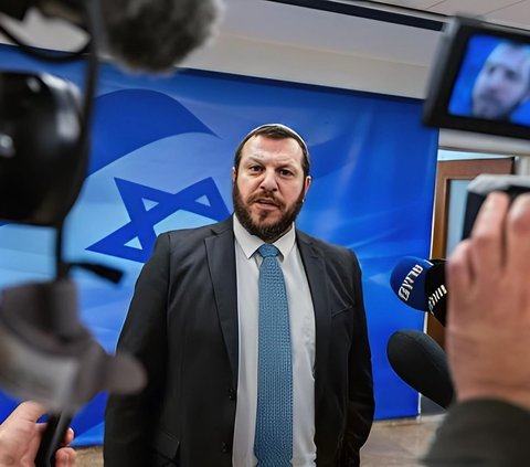 Not Only Wanting to Bomb Gaza with Nuclear, Israeli Minister Wants to Erase Ramadan