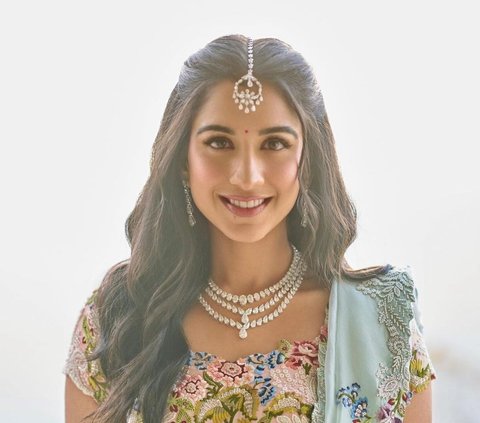 Viral Luxury Pre-Wedding Party, Here's a Portrait of Radhika Merchant, the Prospective Daughter-in-Law of an Asian Tycoon, She's Not Just Anyone!
