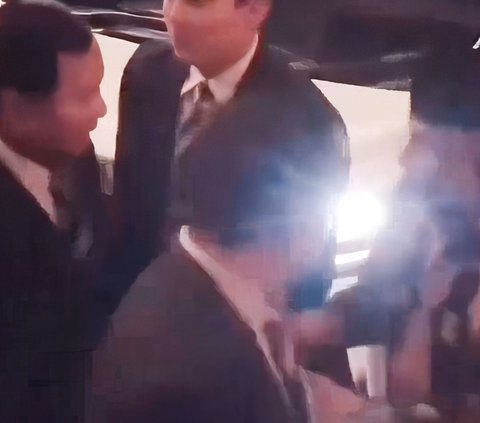 Viral Video Moment Amien Rais Snatches Convoy to Greet Prabowo Subianto, Harvests Harsh Criticism from Netizens