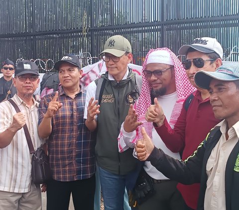 Demo Depan DPR, Refly Harun Tolak Paslon Menang karena Curang Hingga Makzulkan Jokowi