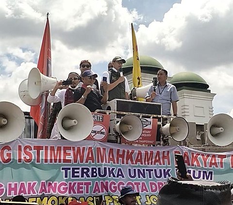 Demo Depan DPR, Refly Harun Tolak Paslon Menang karena Curang Hingga Makzulkan Jokowi