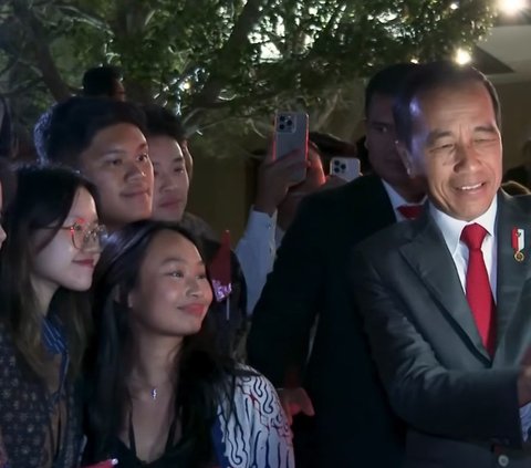 Saat Jokowi Mendarat di Australia: Dijemput Mobil Listrik dan Didoakan WNI Usai Selfie