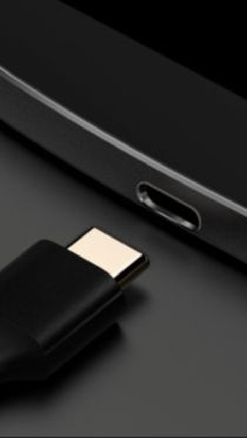 Jangan Charge Handphone di Port USB Umum, Data Pribadi dan Kartu Kredit Bisa Bobol