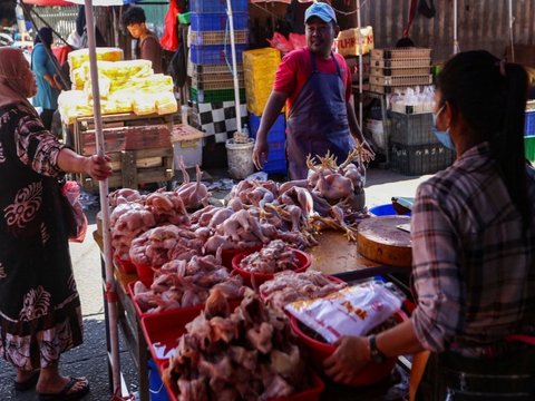 FOTO: Menjelang Bulan Suci Ramadan, Harga Bahan Kebutuhan Pokok di Pasar Tradisional Naik