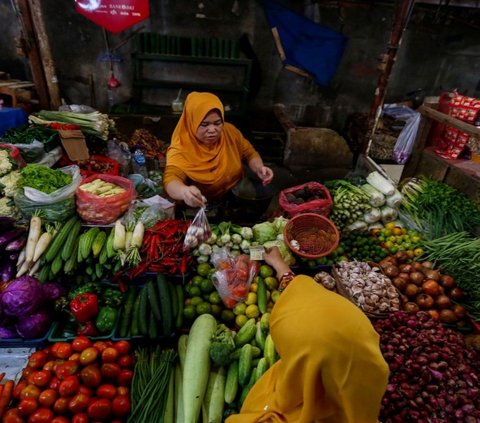 FOTO: Menjelang Bulan Suci Ramadan, Harga Bahan Kebutuhan Pokok di Pasar Tradisional Naik