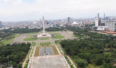 Menyaksikan Langit Jakarta di Rooftop