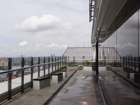 Yuk Nongkrong di Gedung Perpusnas, Ada Rooftop yang Bisa Lihat Langit Jakarta