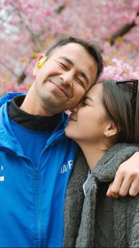 7 Portraits of Raffi Ahmad and Family Vacationing in Japan