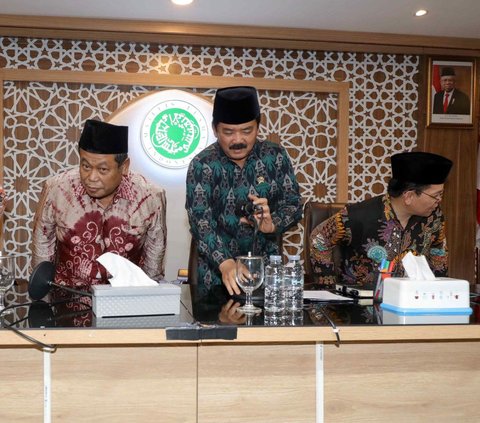 FOTO: Menkopolhukam Hadi Tjahjanto Gandeng MUI Ajak Masyarakat Jaga Keharmonisan Setelah Pemilu 2024