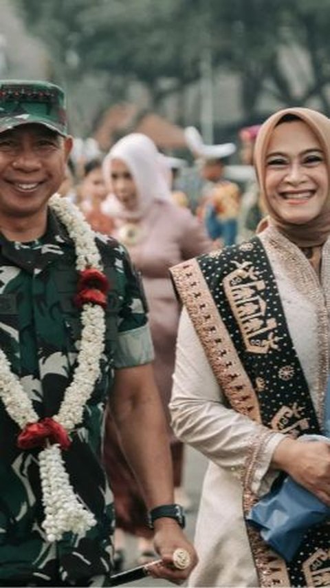 Anggun dan Cantik, Momen Istri Panglima Jenderal Agus Subiyanto jadi Ibu Kehormatan Taruna Akademi TNI