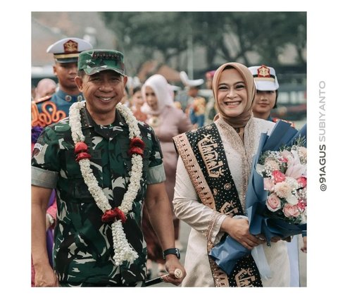Panglima TNI Jenderal TNI Agus Subiyanto bersama sang istri, Evi Sophia Indra berkunjung ke Akademi Angkatan Laut, Surabaya belum lama ini.