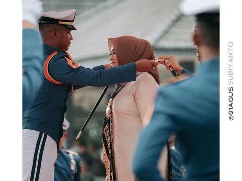 Anggun dan Cantik, Momen Istri Panglima Jenderal Agus Subiyanto jadi Ibu Kehormatan Taruna Akademi TNI