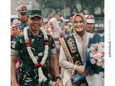 Anggun dan Cantik, Momen Istri Panglima Jenderal Agus Subiyanto jadi Ibu Kehormatan Taruna Akademi TNI